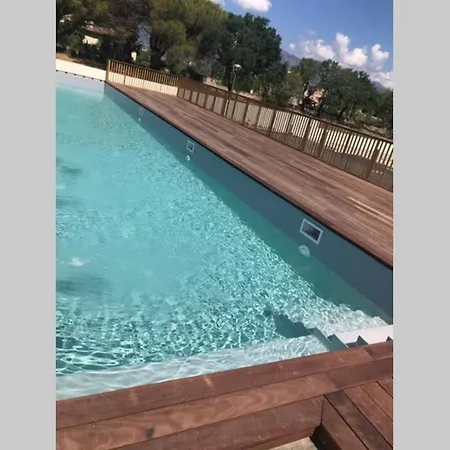 Solaneos Propose Magnifique T4 Neuf Sur Le Port Avec Piscine Chauffee *