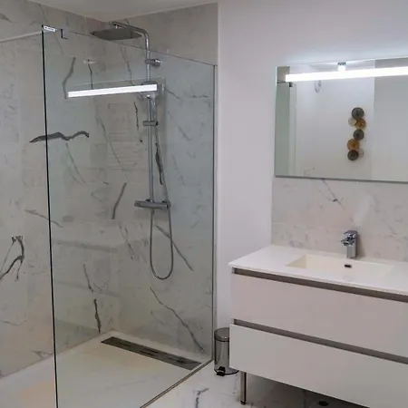 Solaneos Propose Magnifique T4 Neuf Sur Le Port Avec Piscine Chauffee Apartment