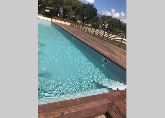 Solaneos Propose Magnifique T4 Neuf Sur Le Port Avec Piscine Chauffee *