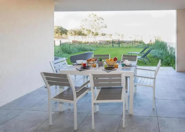 Solaneos Propose Magnifique T4 Neuf Sur Le Port Avec Piscine Chauffee アパート *