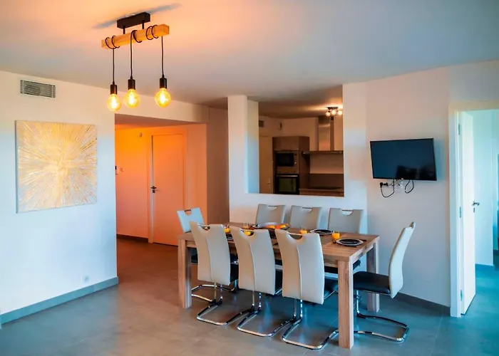 Solaneos Propose Magnifique T4 Neuf Sur Le Port Avec Piscine Chauffee Apartment