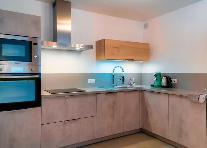 Solaneos Propose Magnifique T4 Neuf Sur Le Port Avec Piscine Chauffee * ポルトヴェッキオ