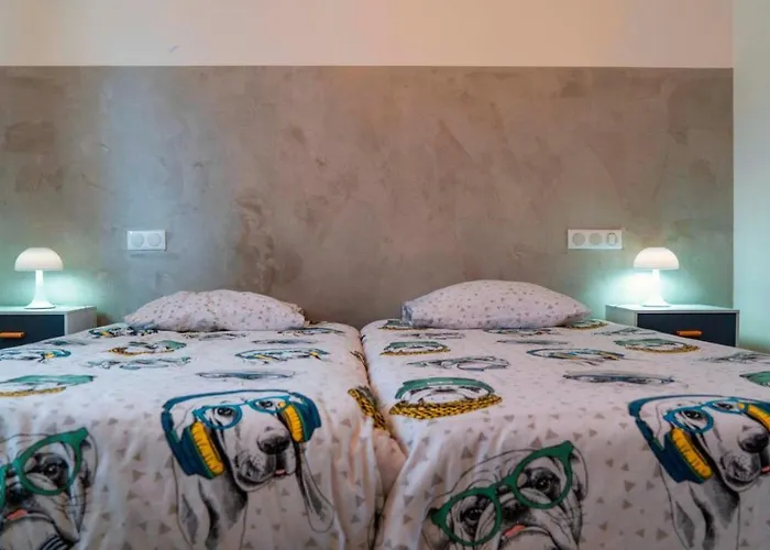 Apartment Solaneos Propose Magnifique T4 Neuf Sur Le Port Avec Piscine Chauffee Porto-Vecchio (Corsica)