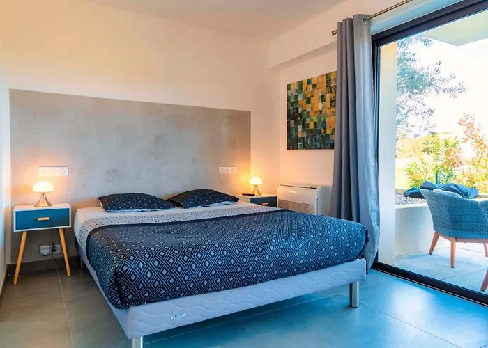 Solaneos Propose Magnifique T4 Neuf Sur Le Port Avec Piscine Chauffee * Porto-Vecchio (Corsica)