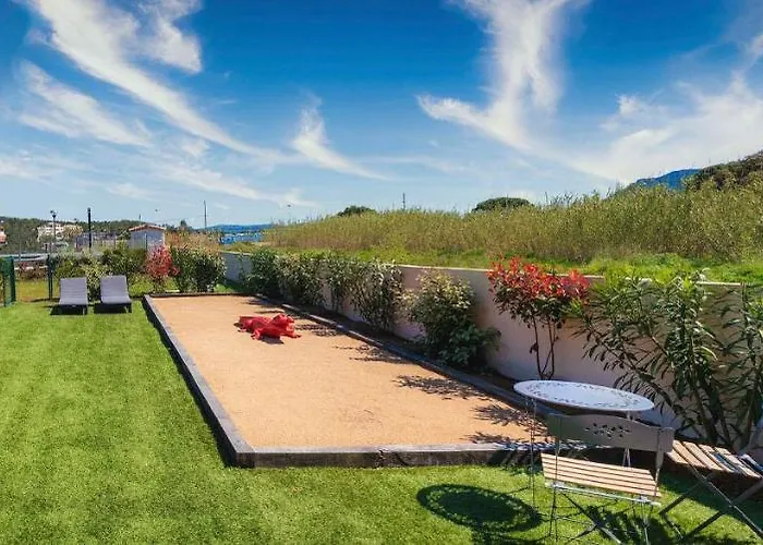 Solaneos Propose Magnifique T4 Neuf Sur Le Port Avec Piscine Chauffee